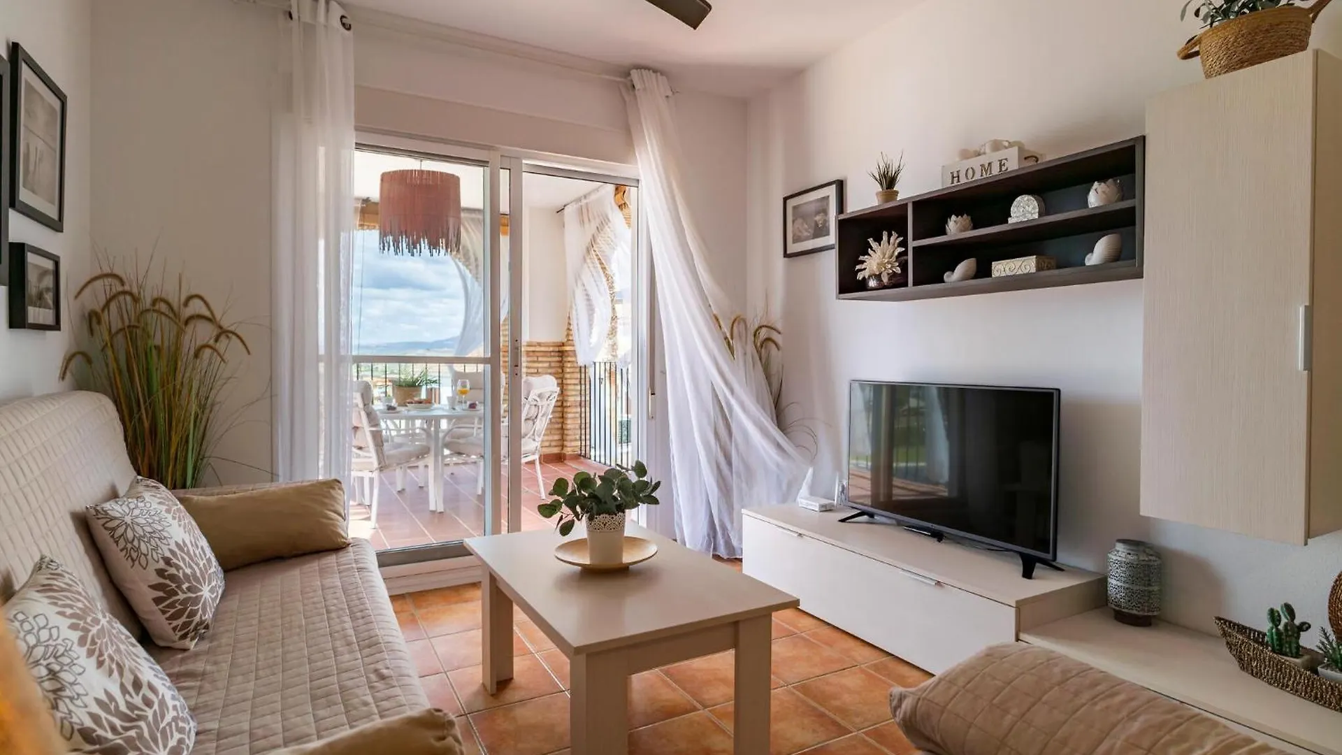 2 Bedroom Beautiful Apartment In Vera